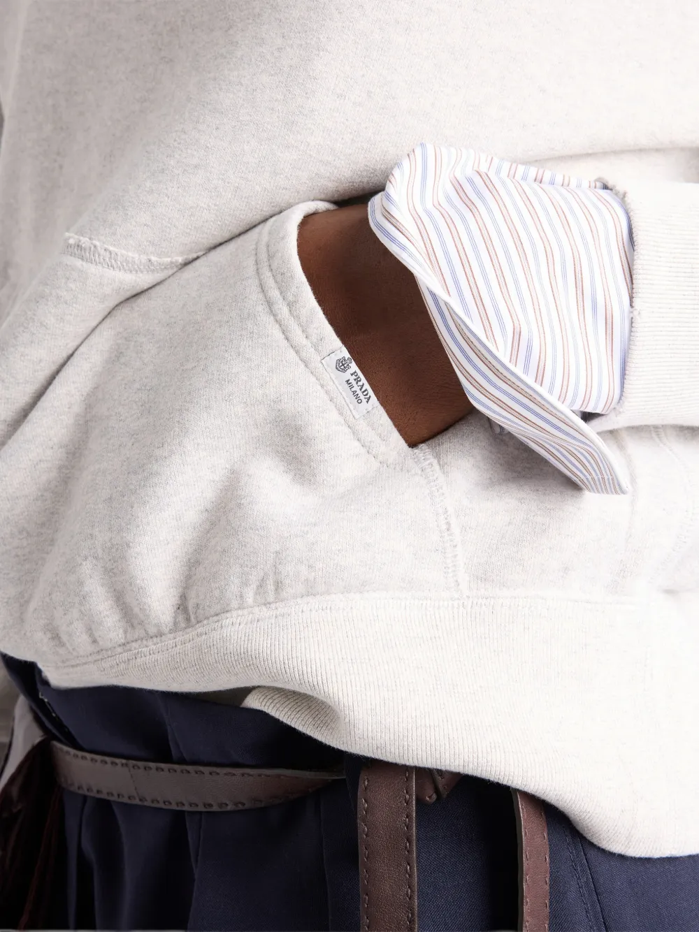 Prada Fleece hoodie met broche Grijs
