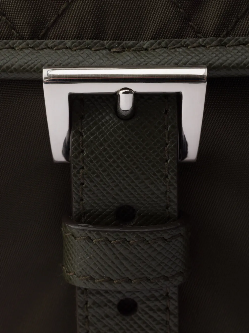 Prada Medium Re-Nylon gewatteerde schoudertas met saffiano leren afwerking Groen