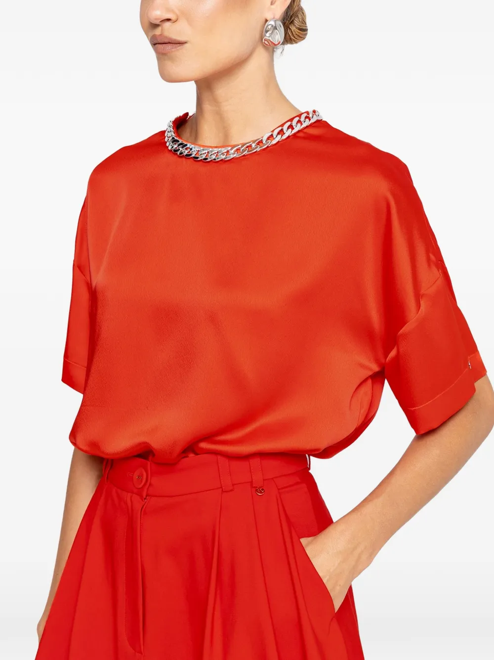 NISSA Top in raso con dettaglio a catena - Rosso