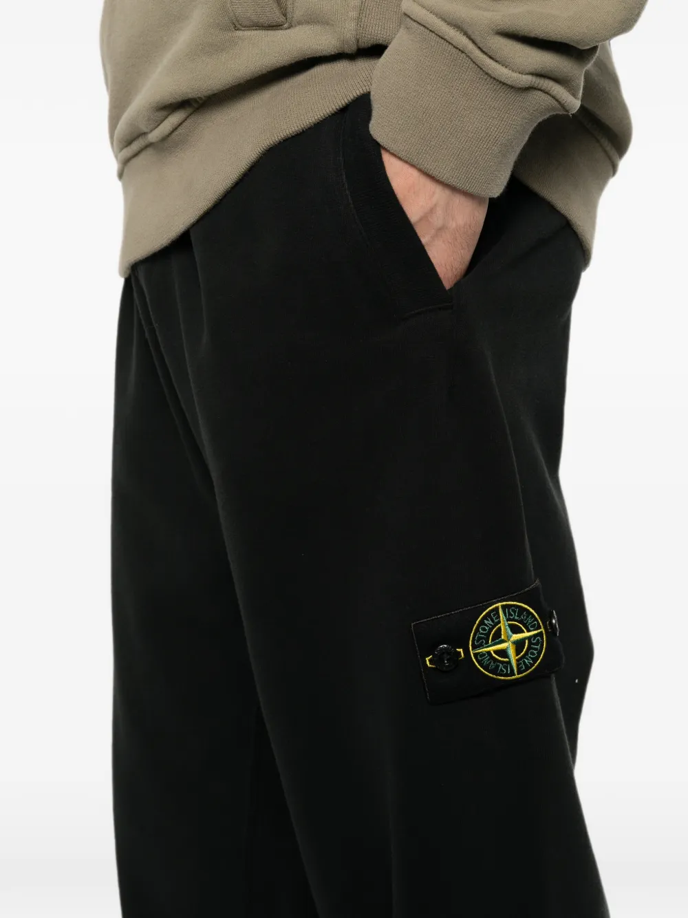 Stone Island 6200012 geborstelde biologisch katoenen fleece joggingbroek met geribbelde zoom Zwart