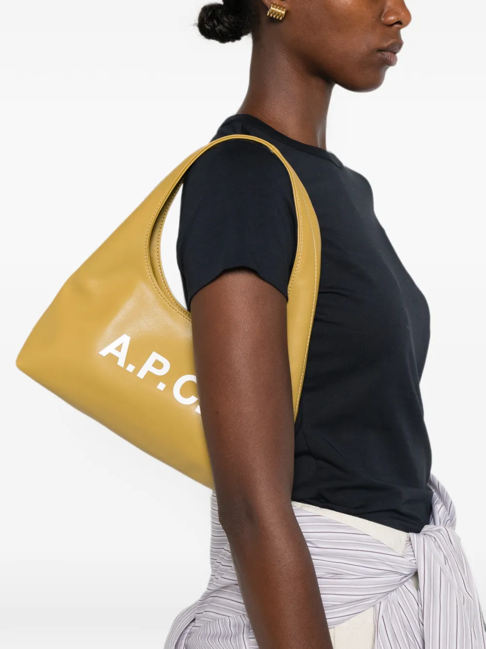 A.P.C. Shopper met logoprint Geel