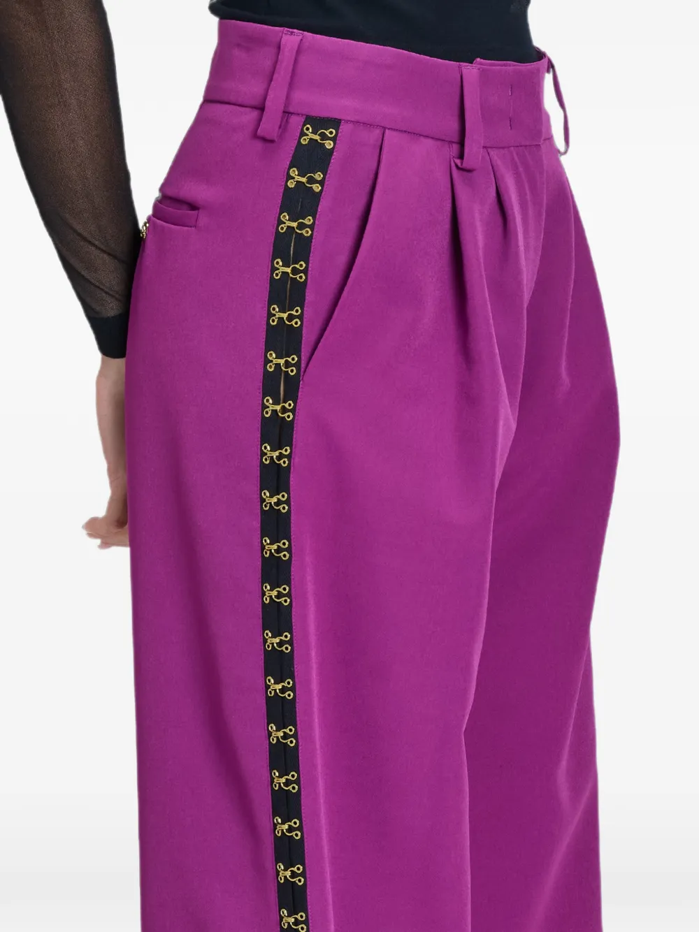 Just Cavalli Broek met wijde pijpen en haak detail Paars