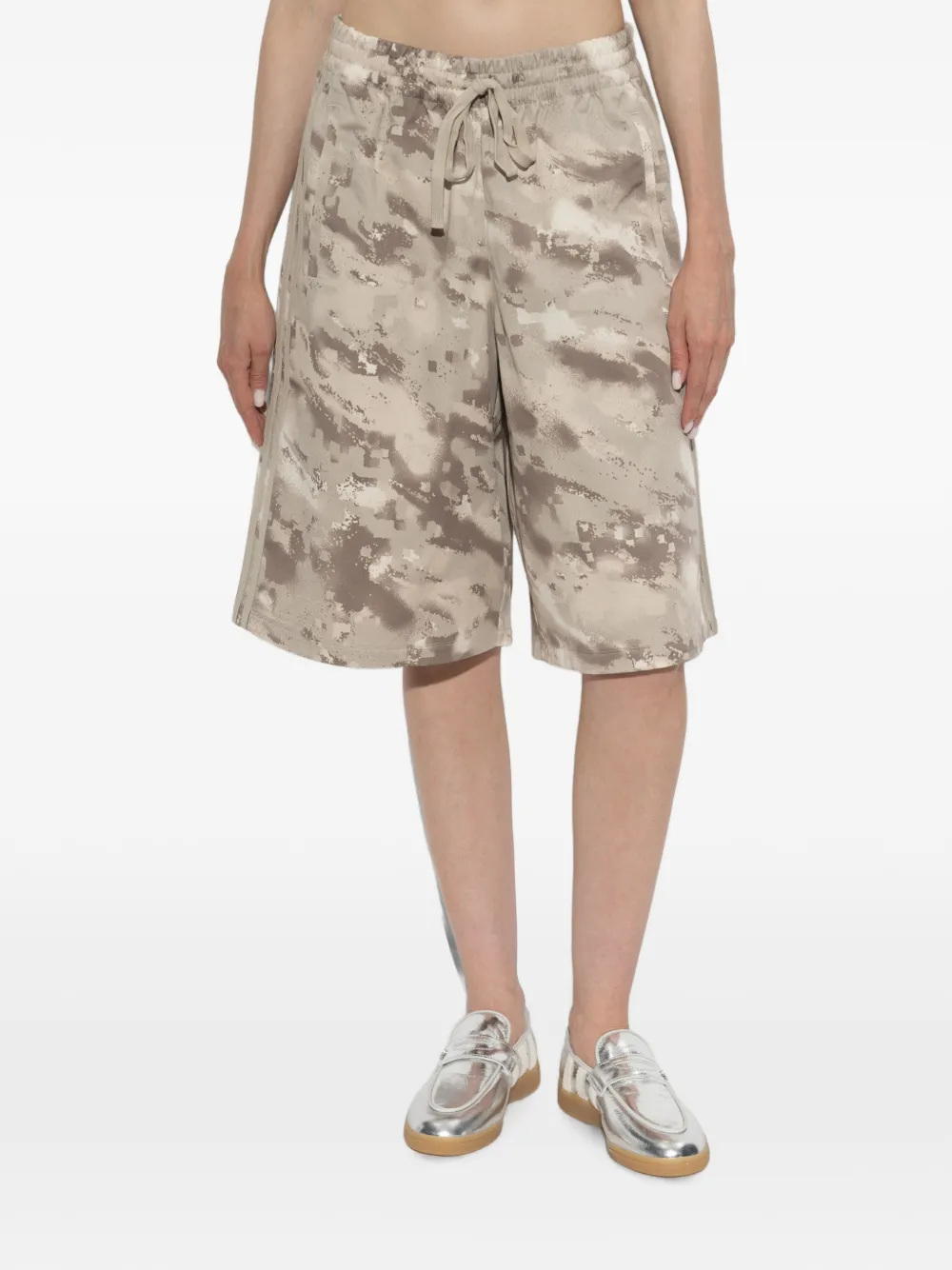 adidas abstract-print logo-embroidered shorts Beige