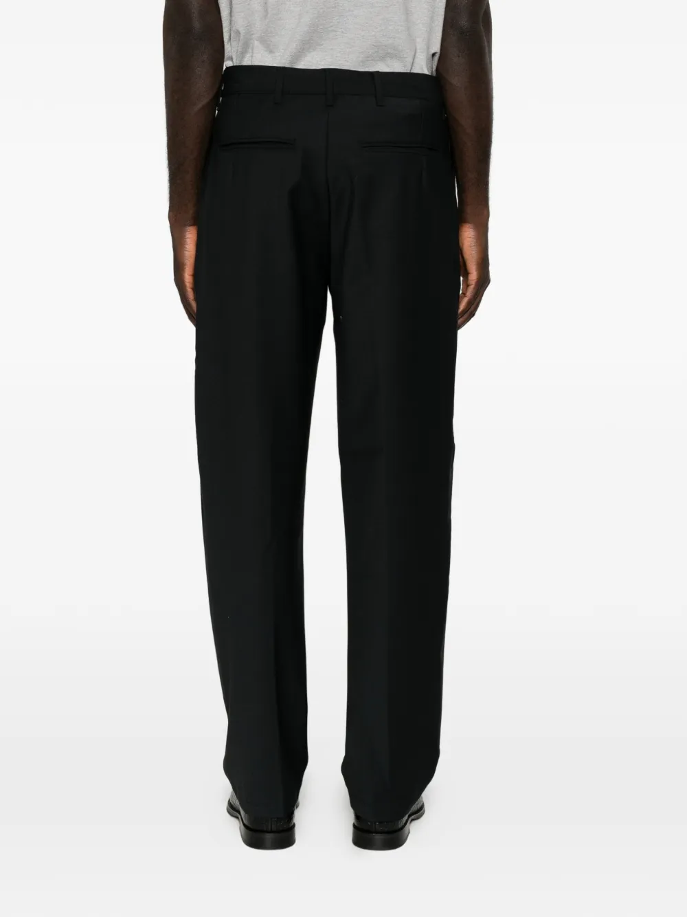 White Sand Sammy pleated straight-leg trousers Zwart