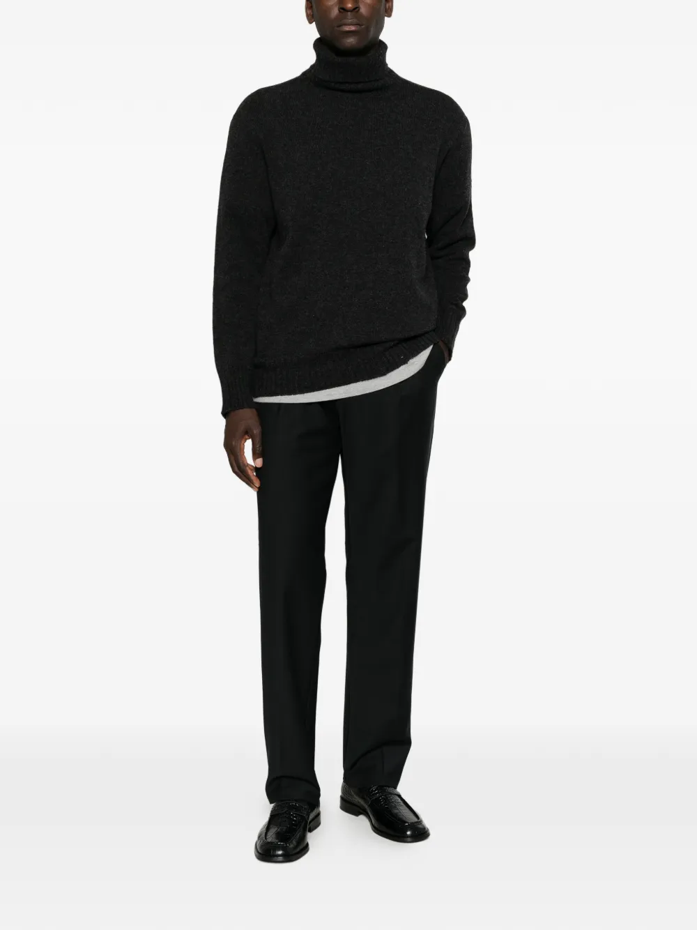 White Sand Sammy pleated straight-leg trousers Zwart