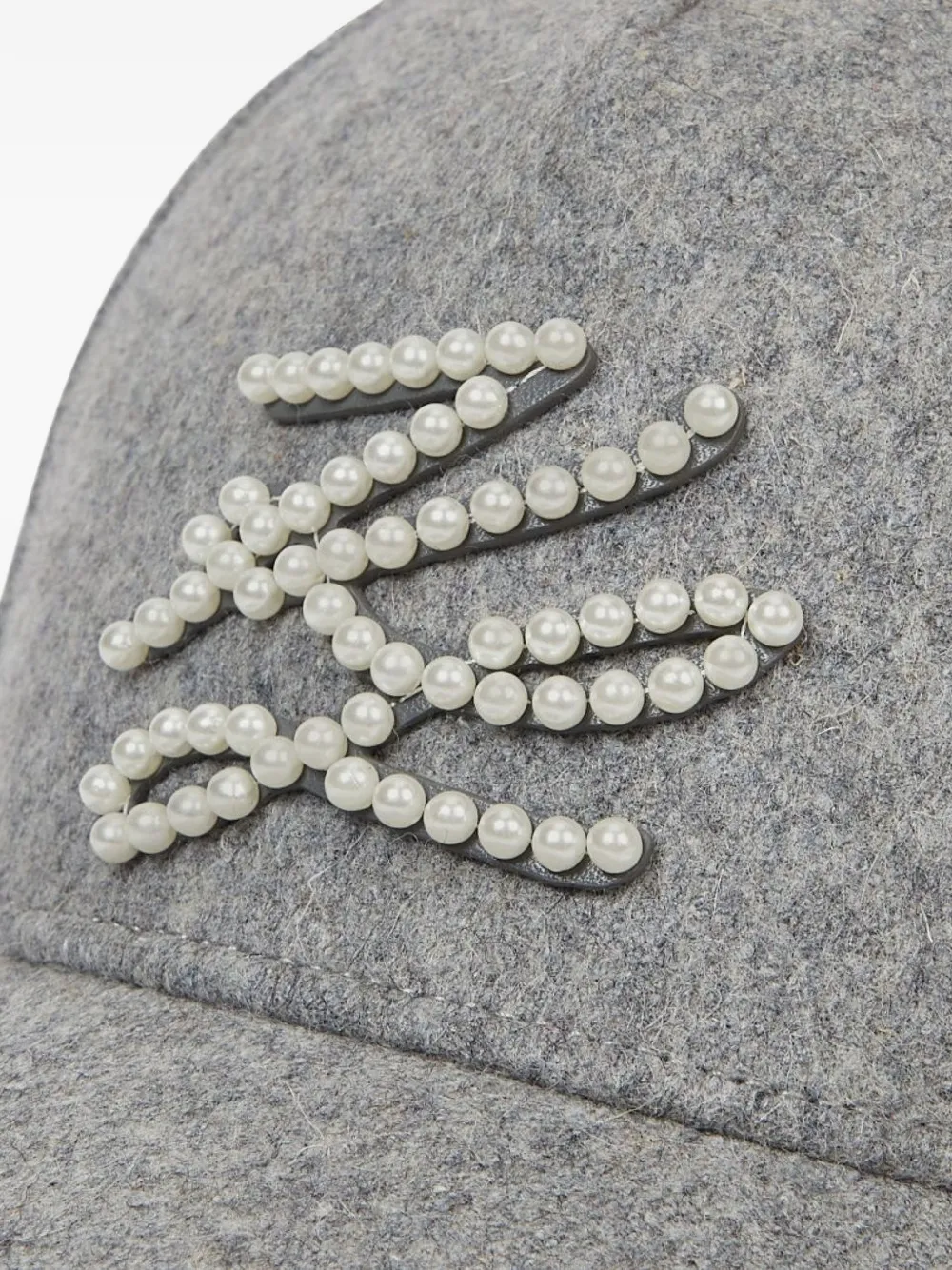 Karl Lagerfeld Autograph pet verfraaid met parels Grijs