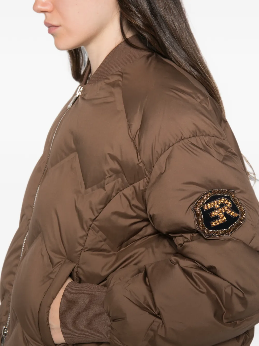 ERMANNO FIRENZE Gewatteerd jack met chevron-patroon en logo-patch Bruin