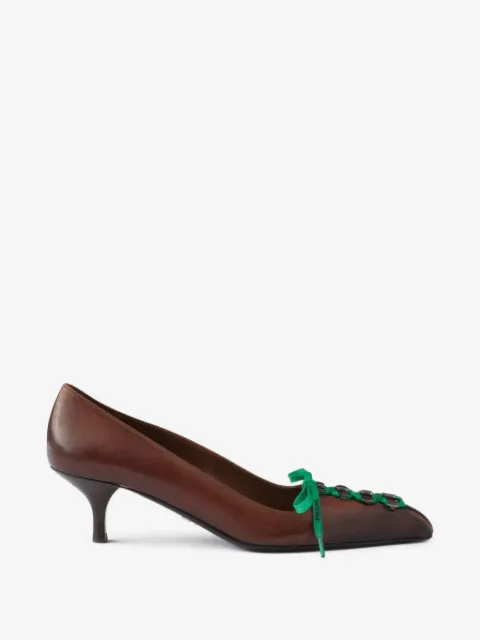 Prada pumps i antikt läder