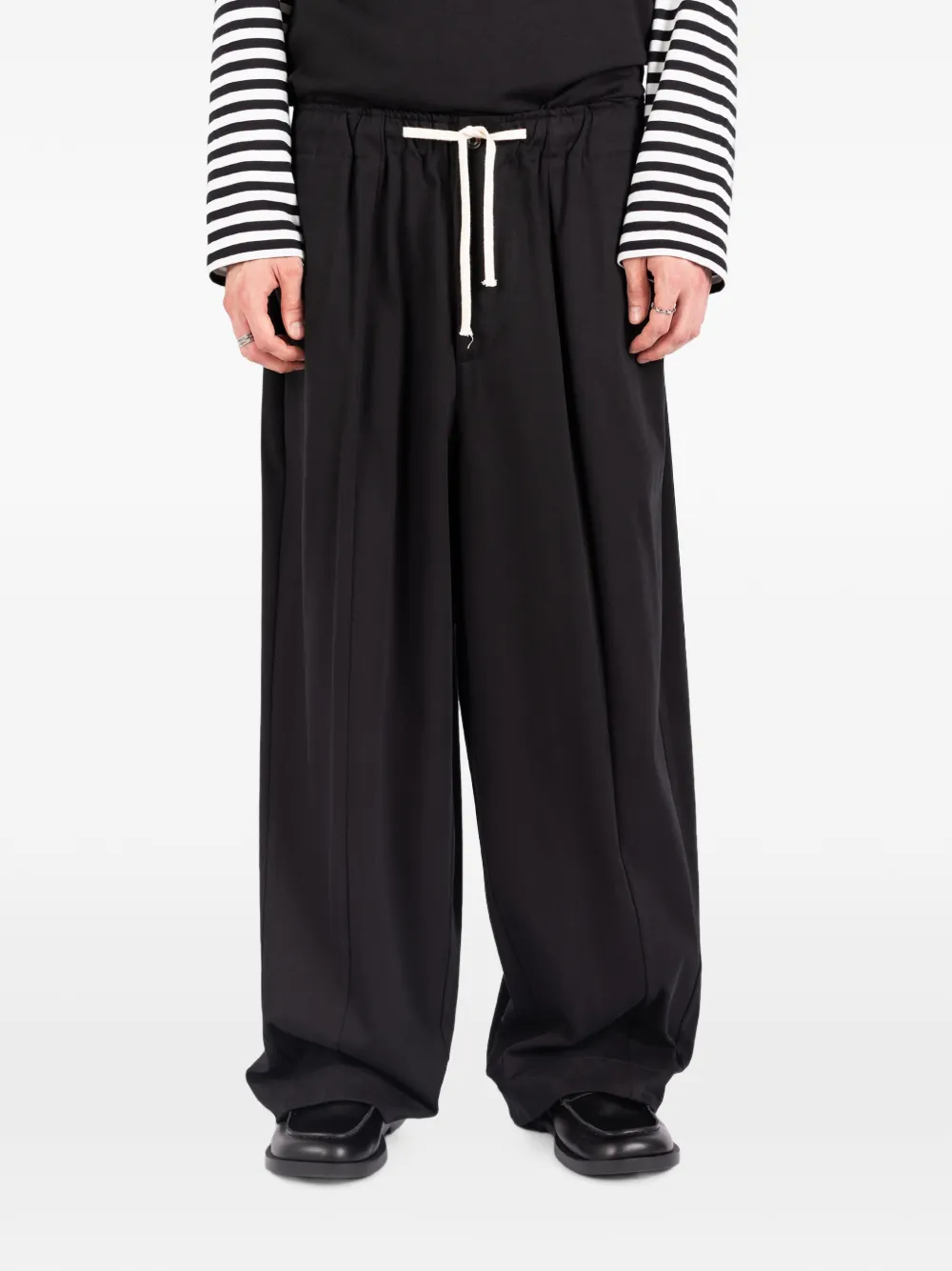 Société Anonyme Helsinki pleated drawstring-waist trousers Zwart