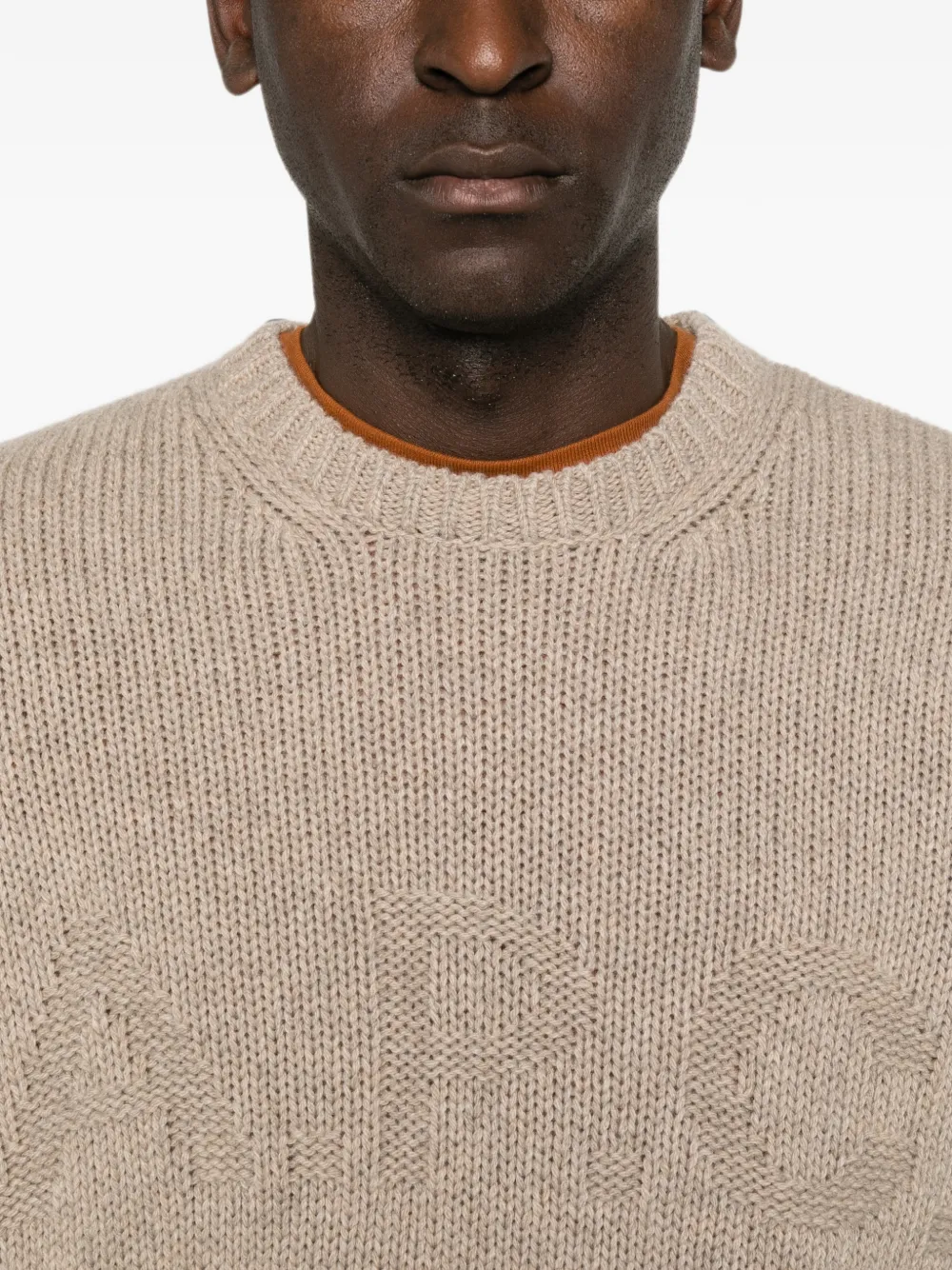 A.P.C. Gebreide trui met ronde hals en logo Beige
