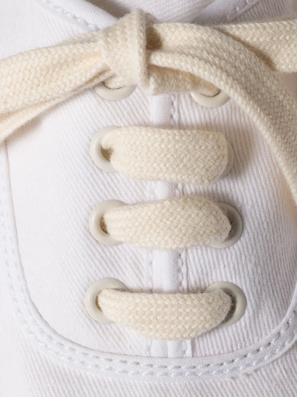 Miu logo-embroidered sneakers Wit