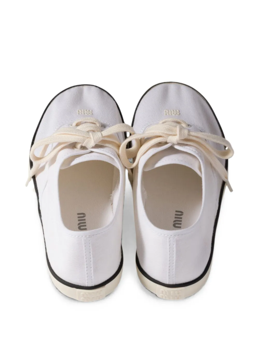 Miu logo-embroidered sneakers Wit