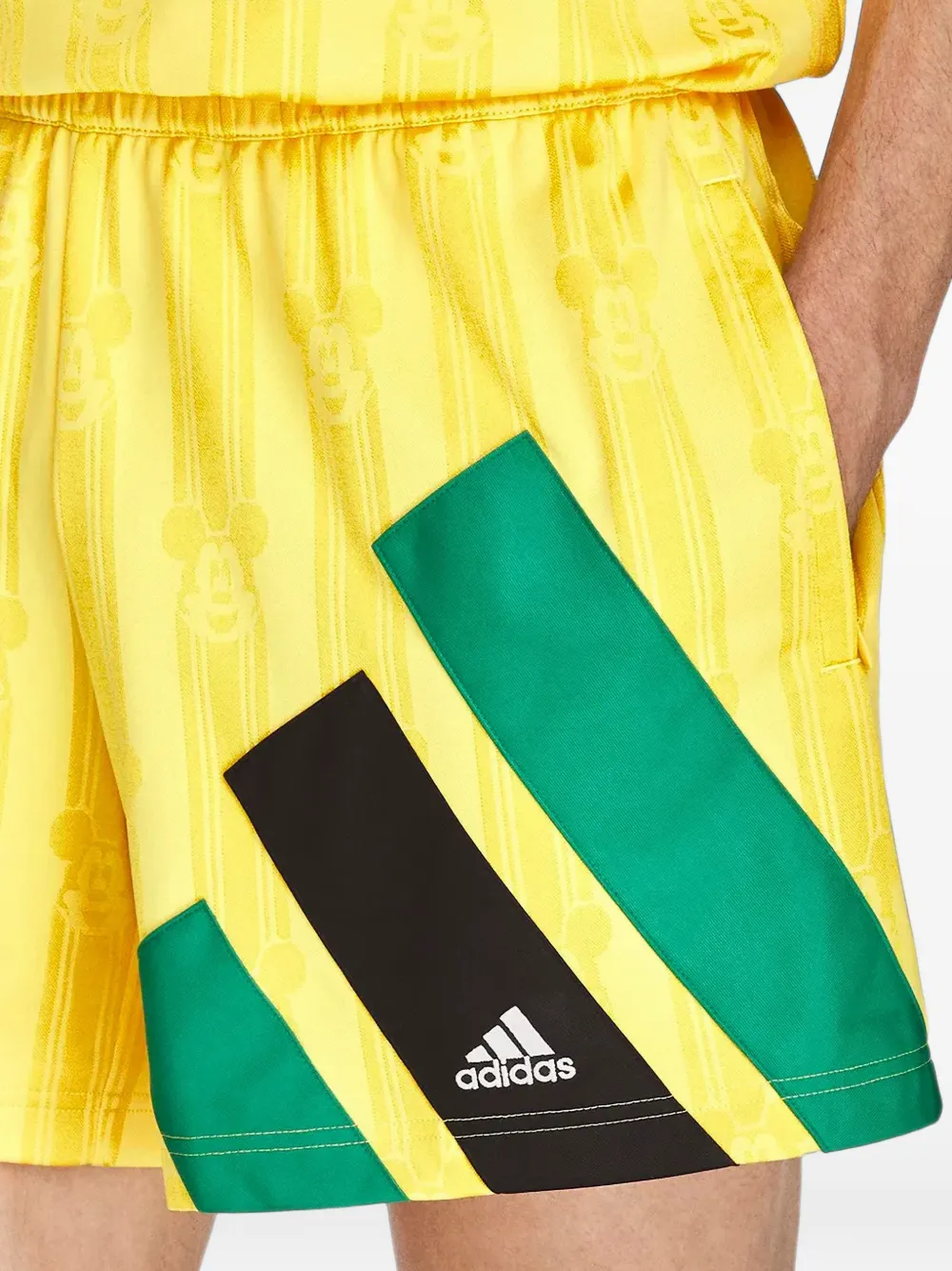 adidas x Disney x Brain Dead trainingsshorts met jacquard-patroon Geel