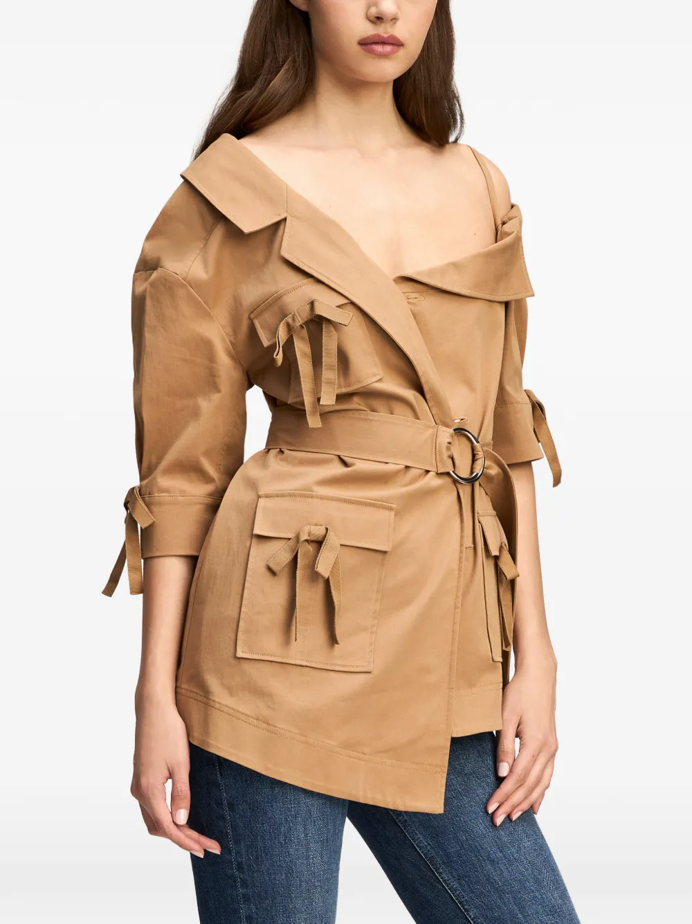 Cinq A Sept Saige off-shoulder jack met ceintuur Beige