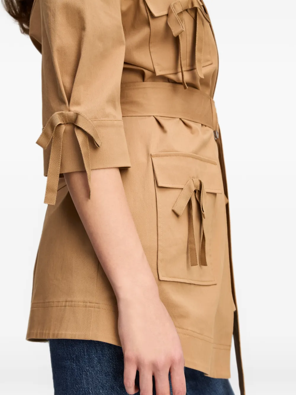 Cinq A Sept Saige off-shoulder jack met ceintuur Beige