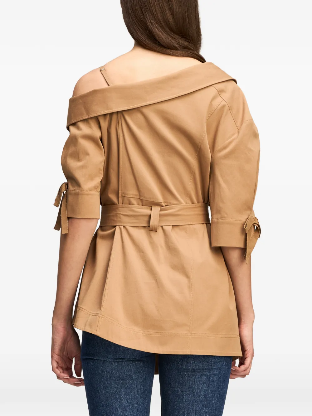 Cinq A Sept Saige off-shoulder jack met ceintuur Beige