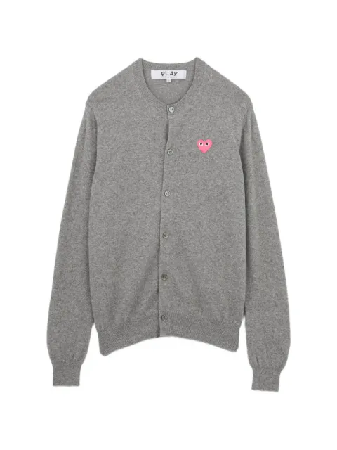 Comme Des Garçons Play cárdigan con parche de corazón