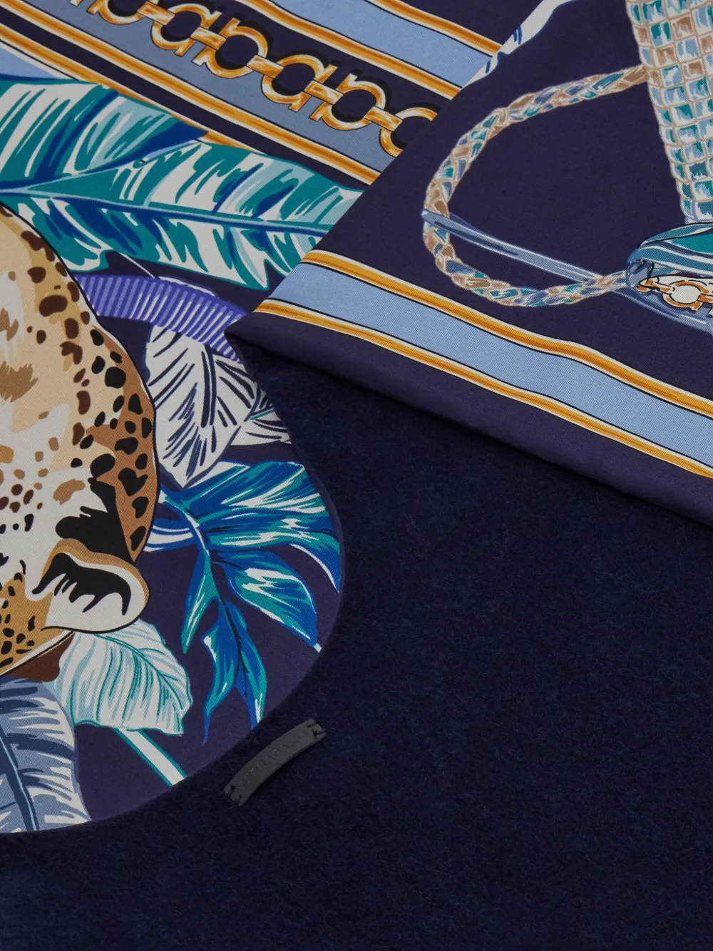 Ferragamo Omkeerbare cape met Feline-print Blauw