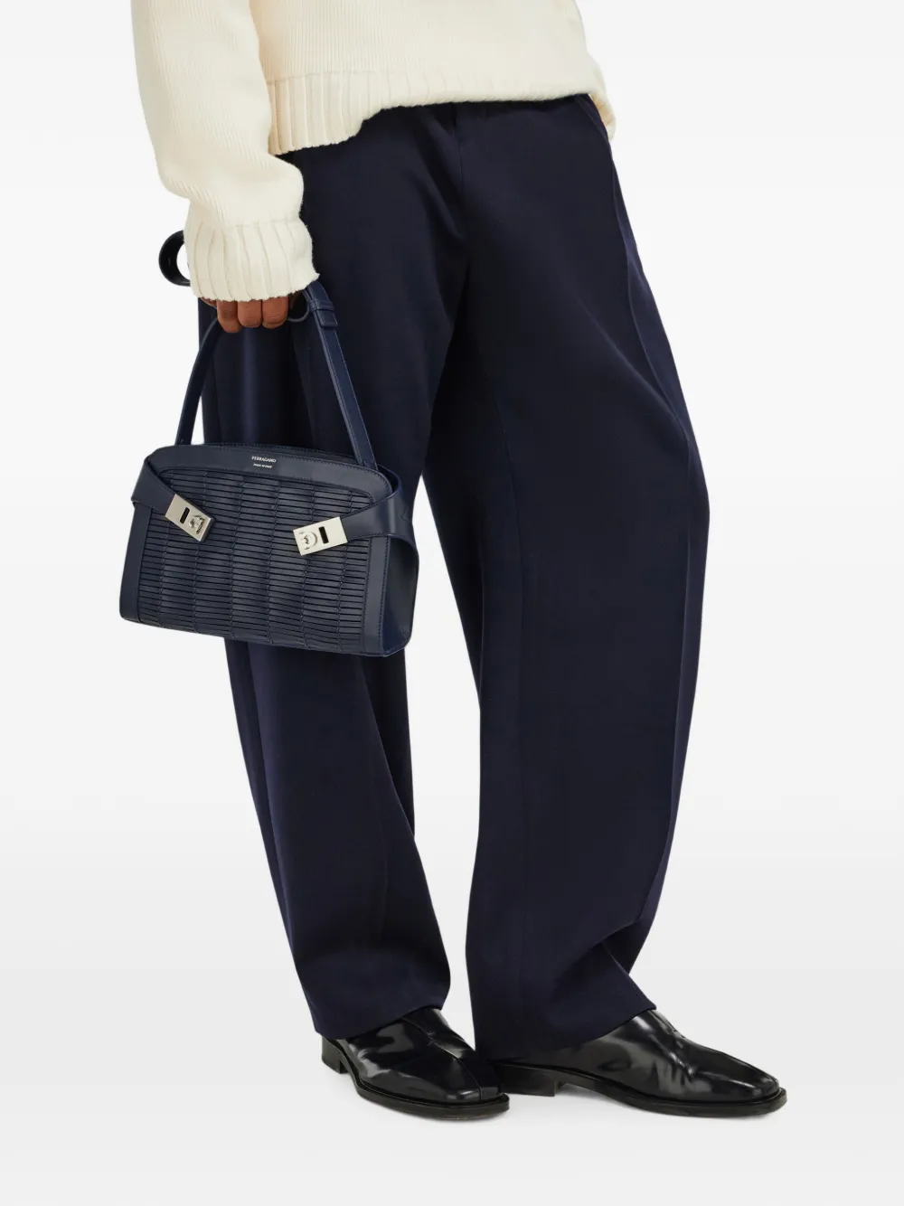 Ferragamo Kleine Hug messengertas Blauw