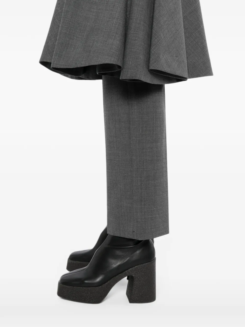 sacai Gelaagde broek met ceintuur Grijs