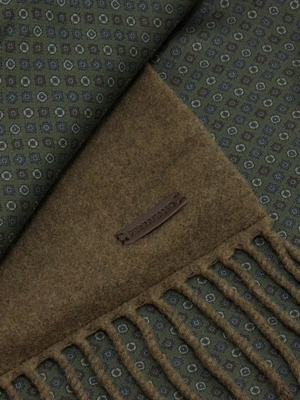 Ferragamo Sjaal met patroon Groen
