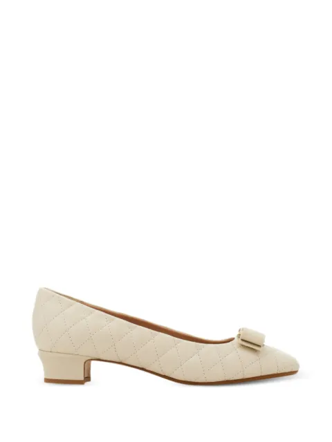 Ferragamo Scarpin Vara matelassê com laço