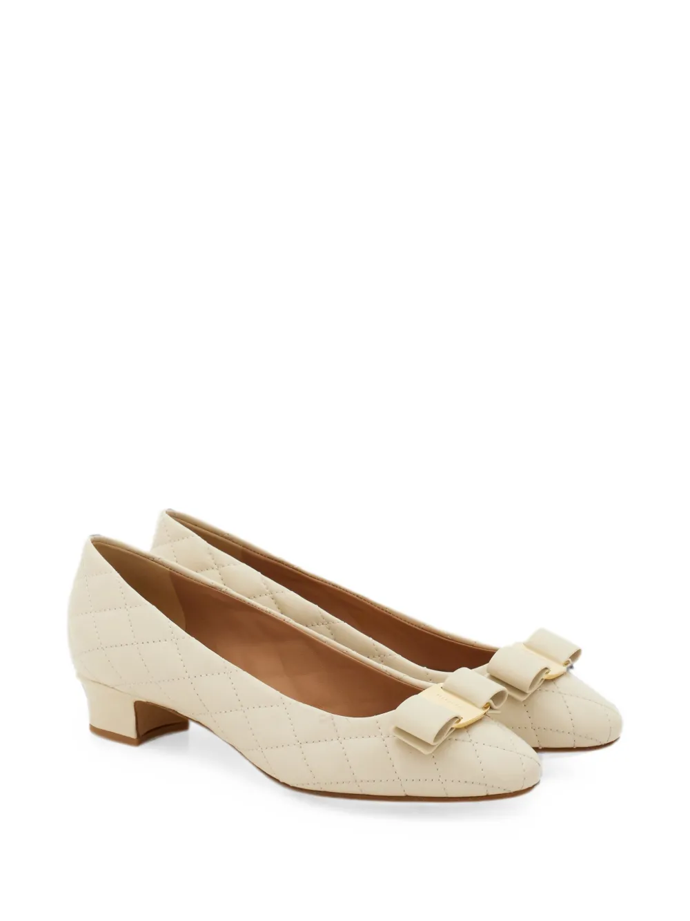 Ferragamo Vara gewatteerde pumps met strik Beige