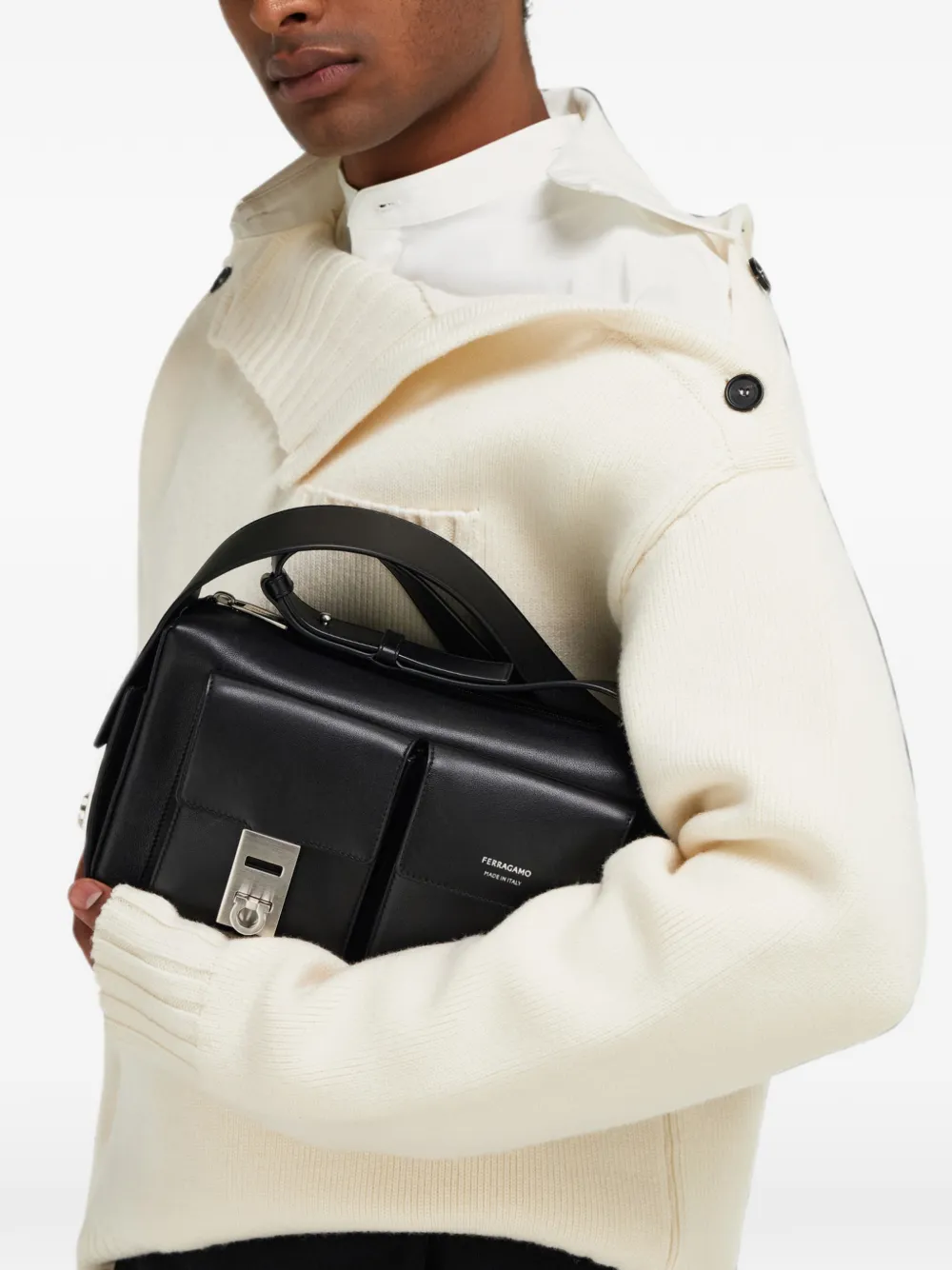 Ferragamo Utility schoudertas met Hug-gesp Zwart