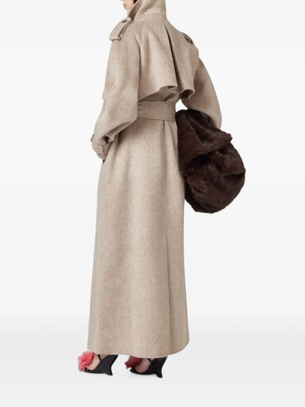Giuseppe Di Morabito Jas met ceintuur en dubbele rij knopen Beige