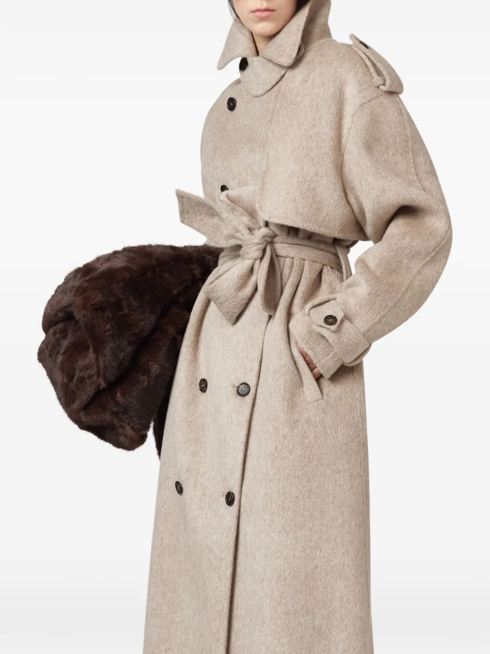 Giuseppe Di Morabito Jas met ceintuur en dubbele rij knopen Beige