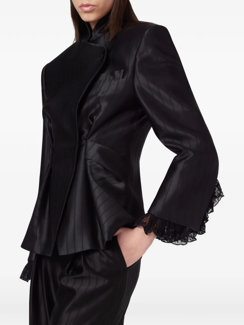 Giuseppe Di Morabito veste à fines rayures et finitions en dentelle - Noir Giuseppe Di Morabito veste à fines rayures et finitions en dentelle - Noir