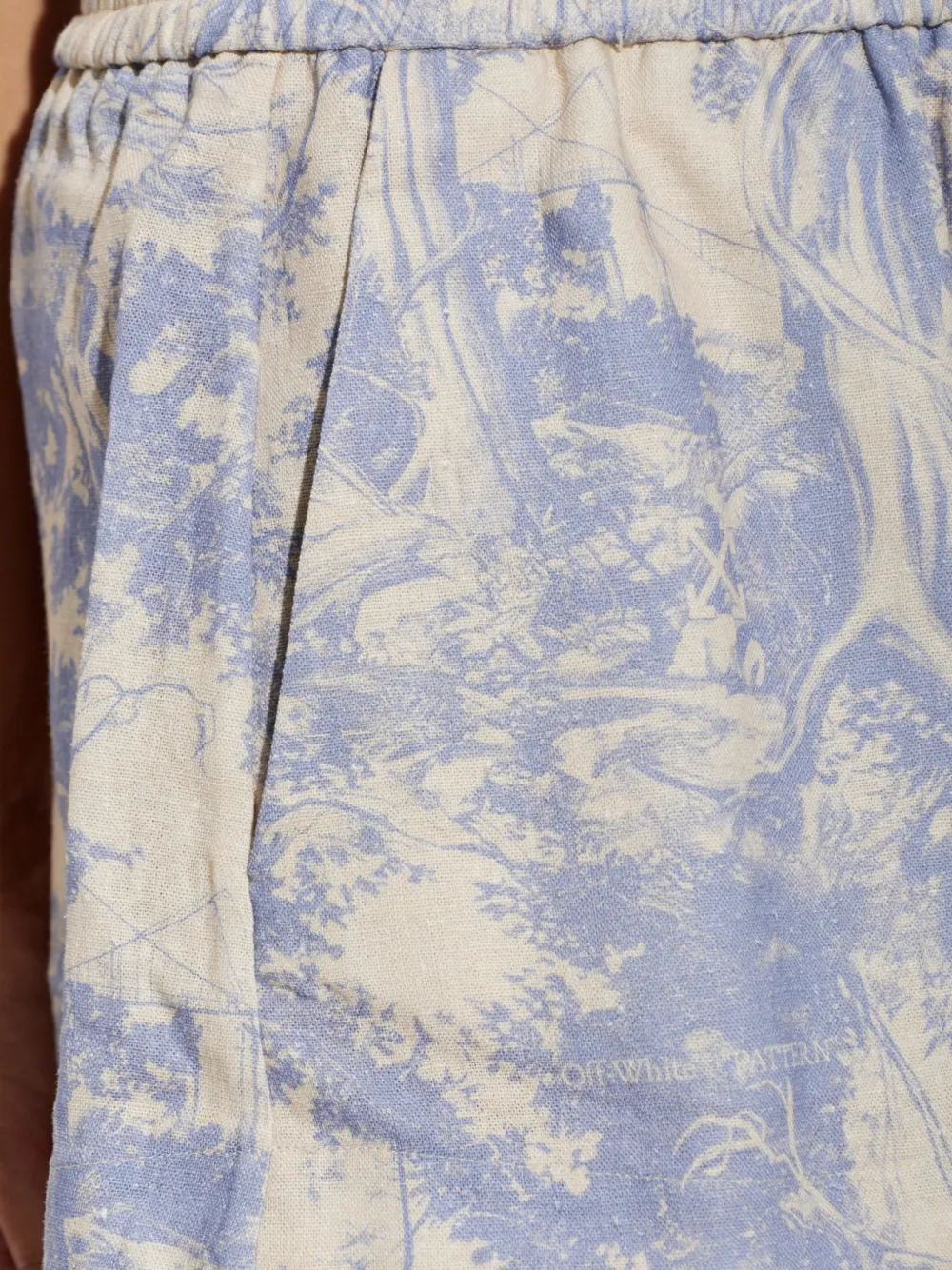 Off-White Shorts met elastische taille en print Beige
