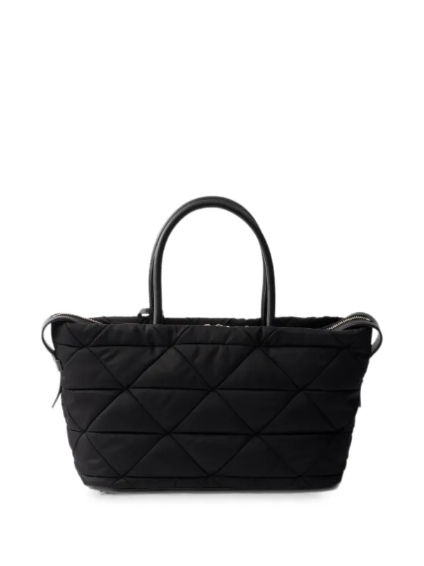 PRADA パデッドナイロン ハンドバッグ Prada リナイロン パデッド ハンドバッグ M | ブラック | FARFETCH JP