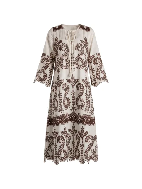 Christy Lynn mellemlang Norah kjole med broderi