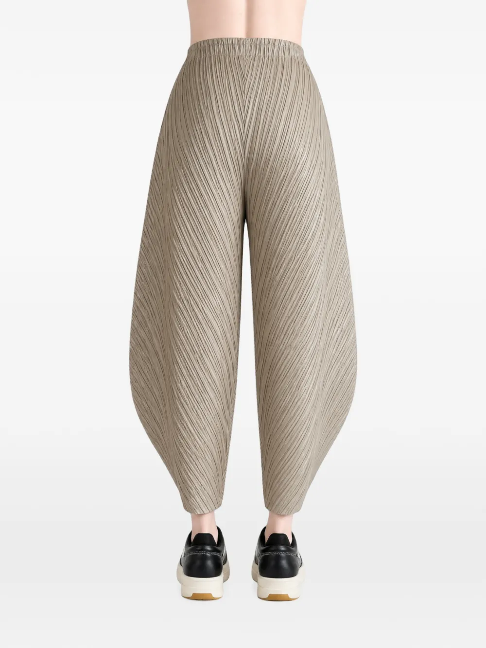 Pleats Please Issey Miyake Plooibroek met toelopende pijpen Beige