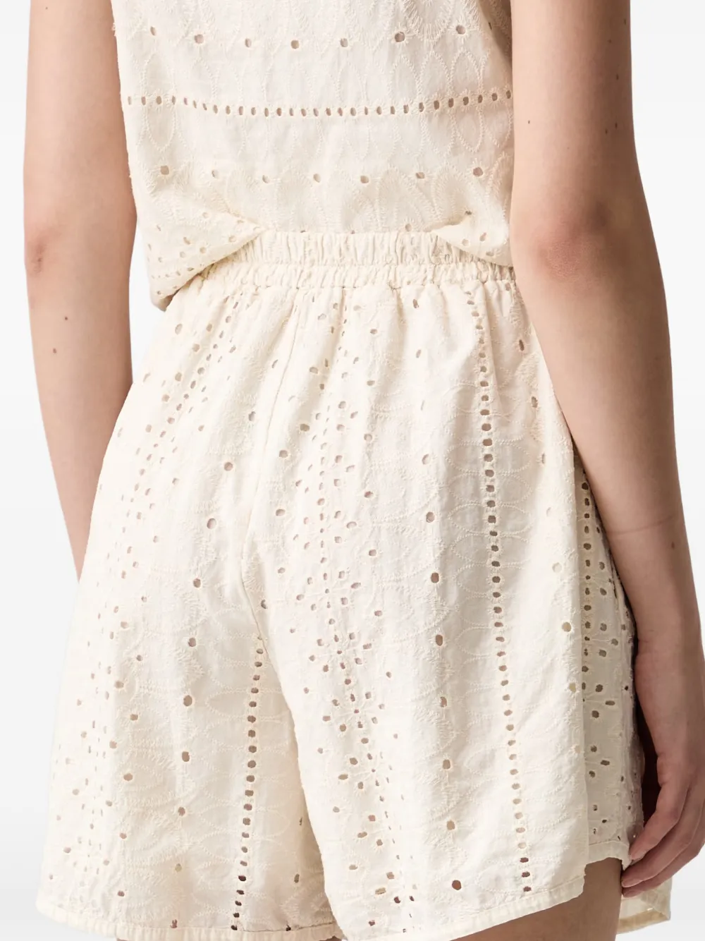VICOLO Broderie anglaise shorts met elastische taille Beige