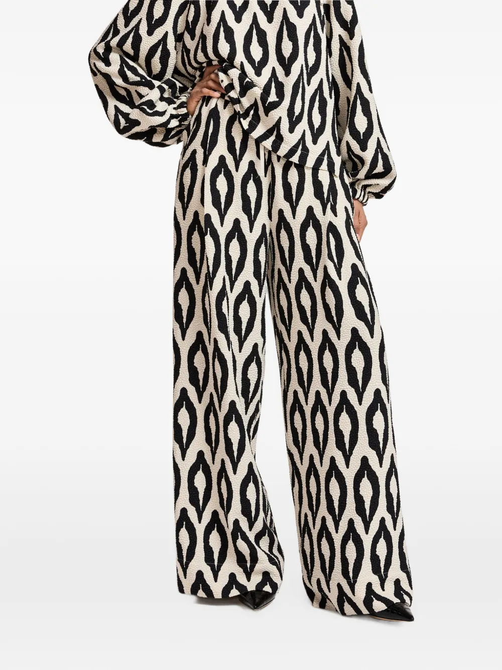 Essentiel Antwerp Kontent broek met wijde pijpen en print Beige