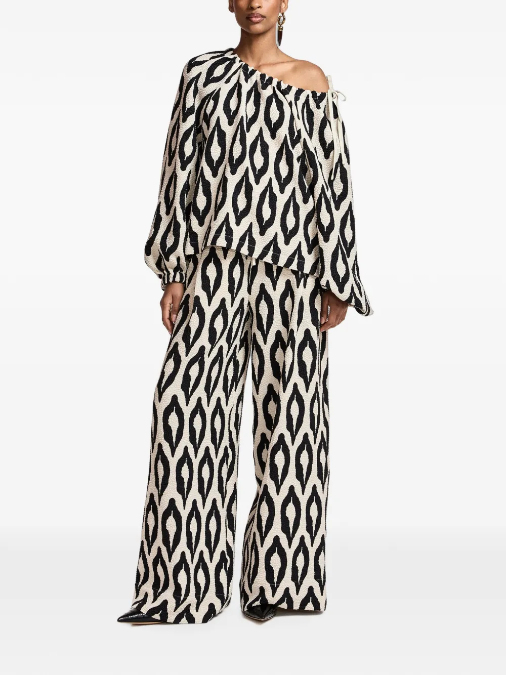 Essentiel Antwerp Kontent broek met wijde pijpen en print Beige
