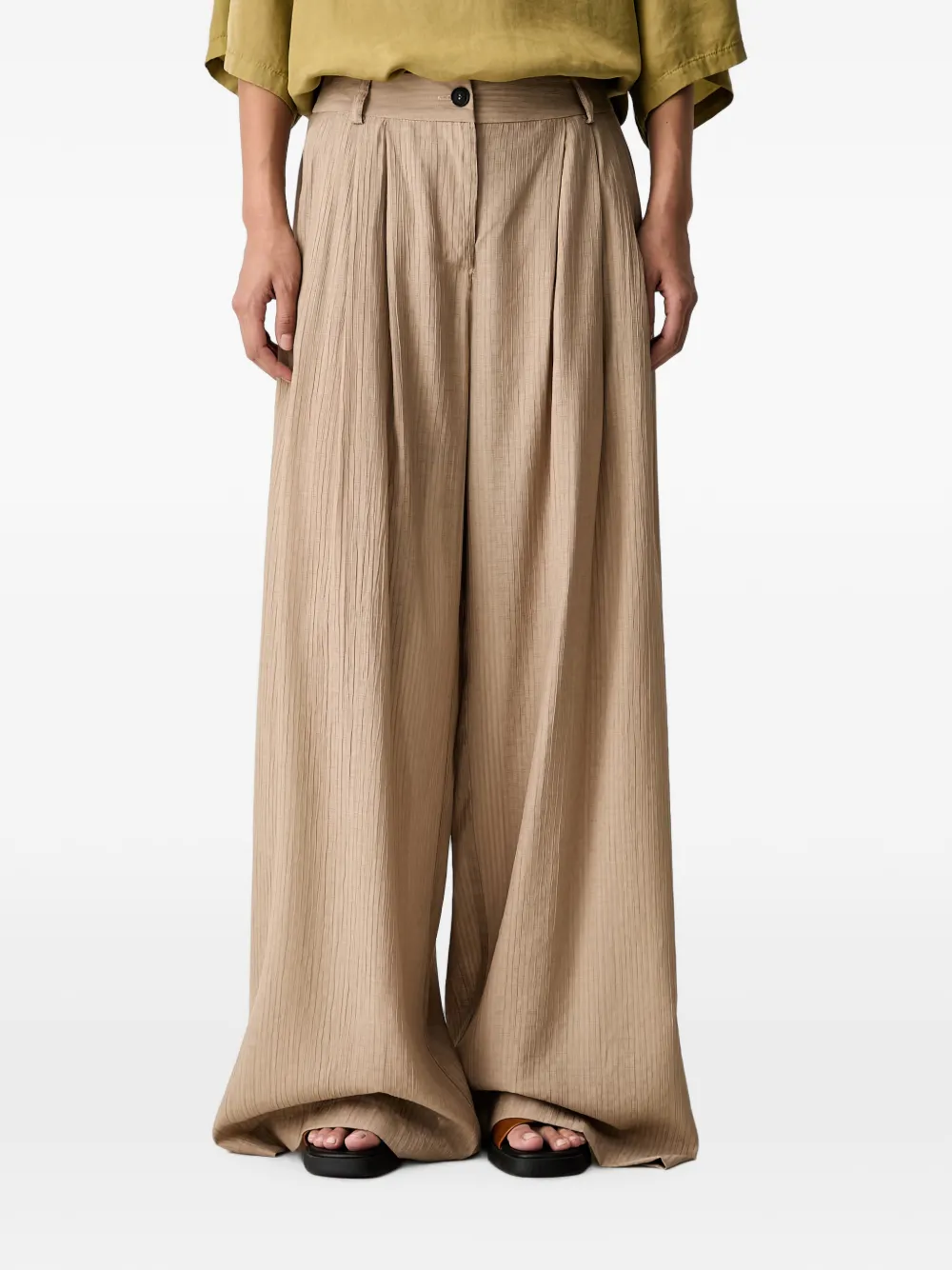 Vicolo Pleated Wide-leg Trousers In Neutral
