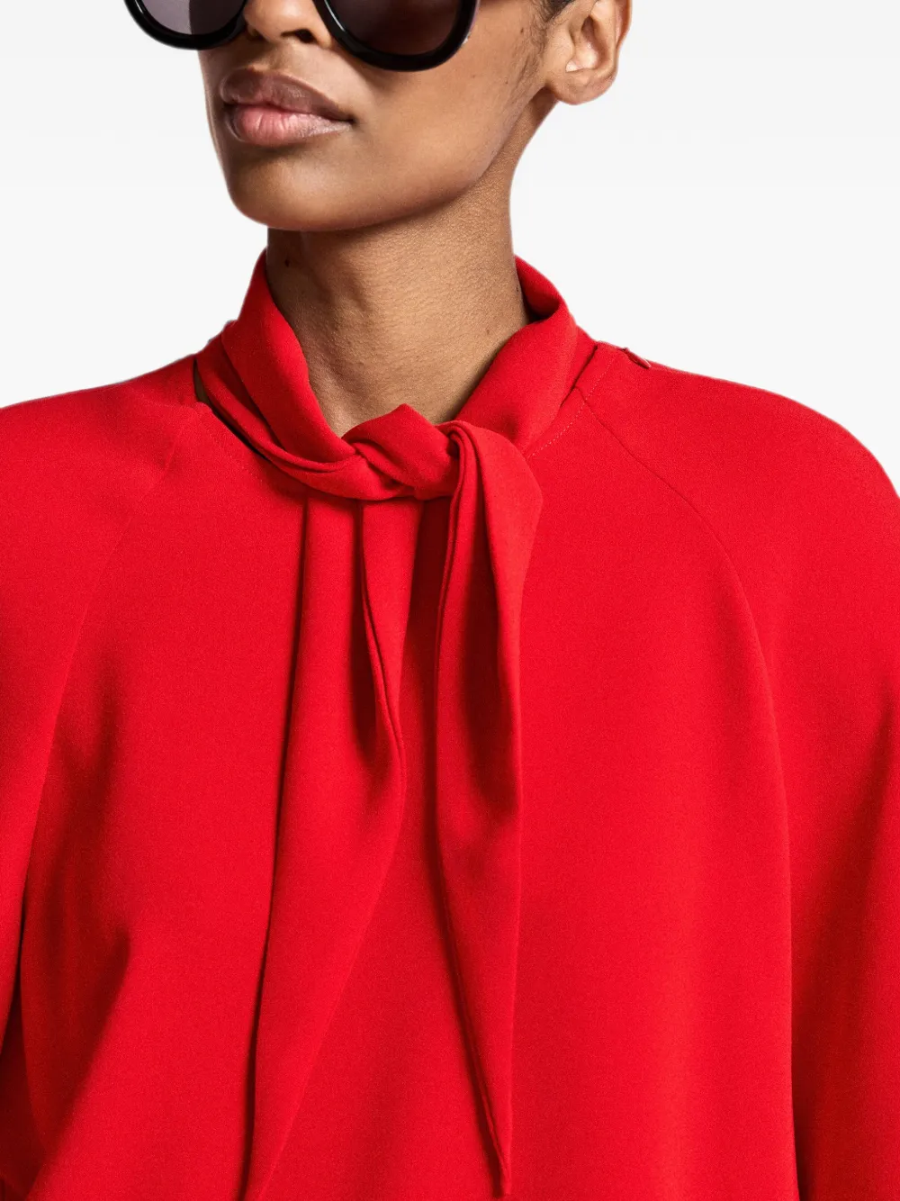 Essentiel Antwerp Kassie tie-neck raglan-sleeve blouse Rood