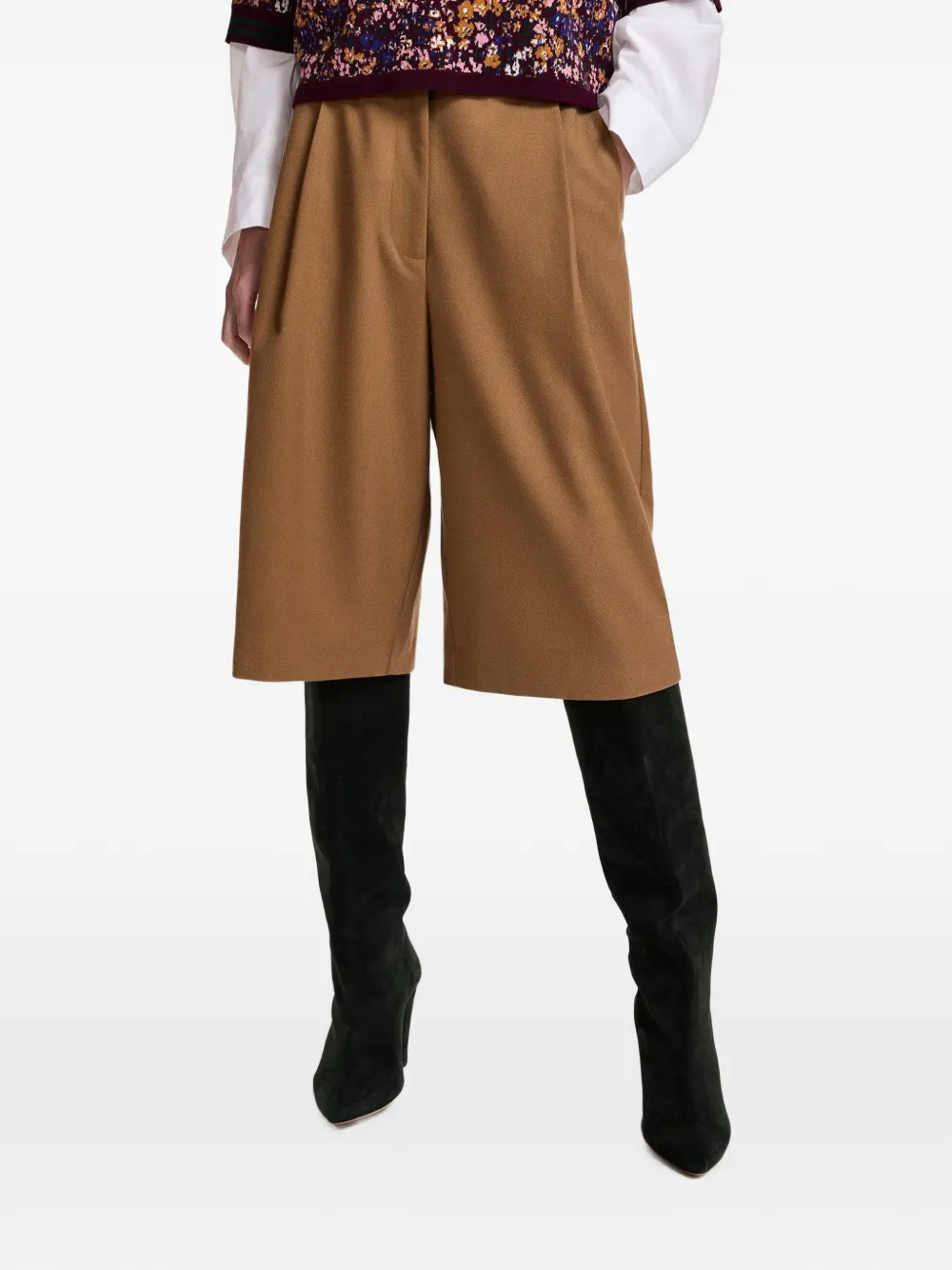 Essentiel Antwerp Geplooide shorts Bruin