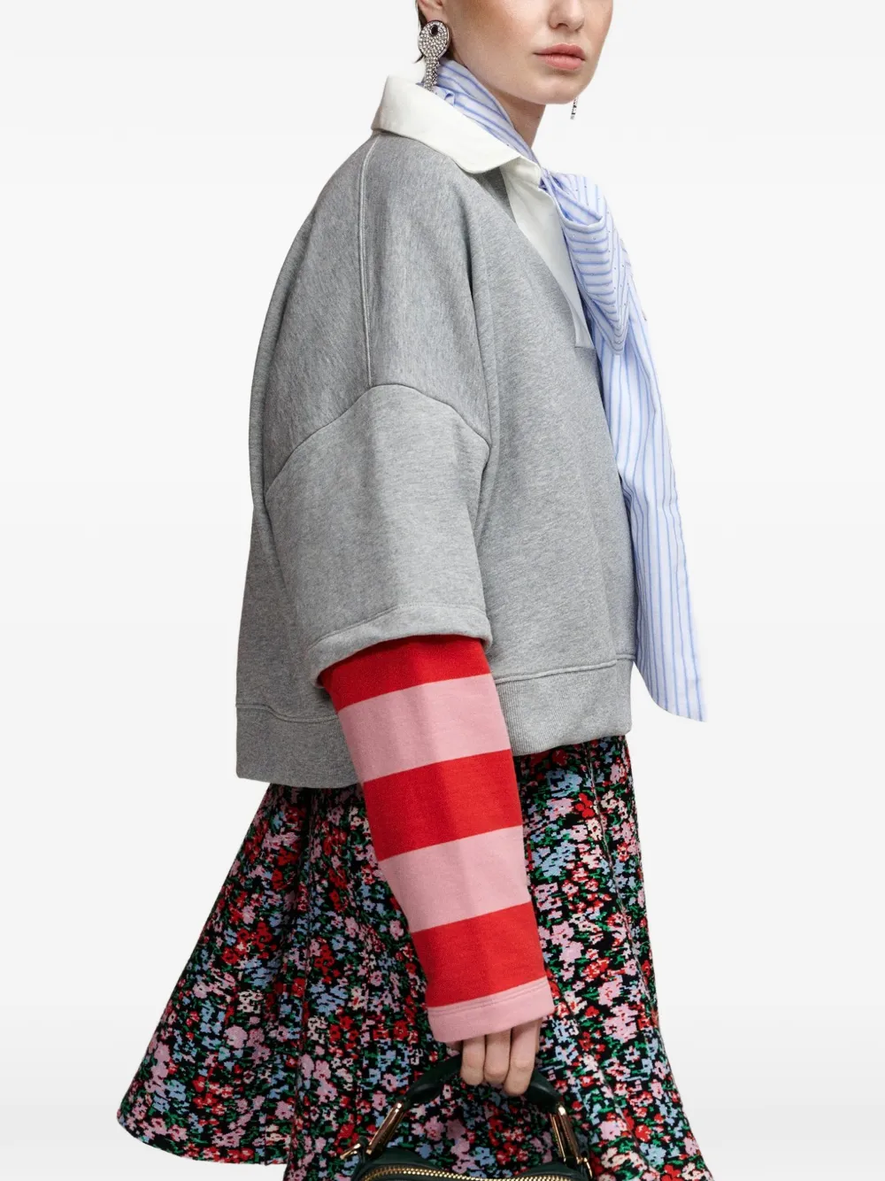 Essentiel Antwerp Sweater met gelaagde gestreepte mouwen Grijs