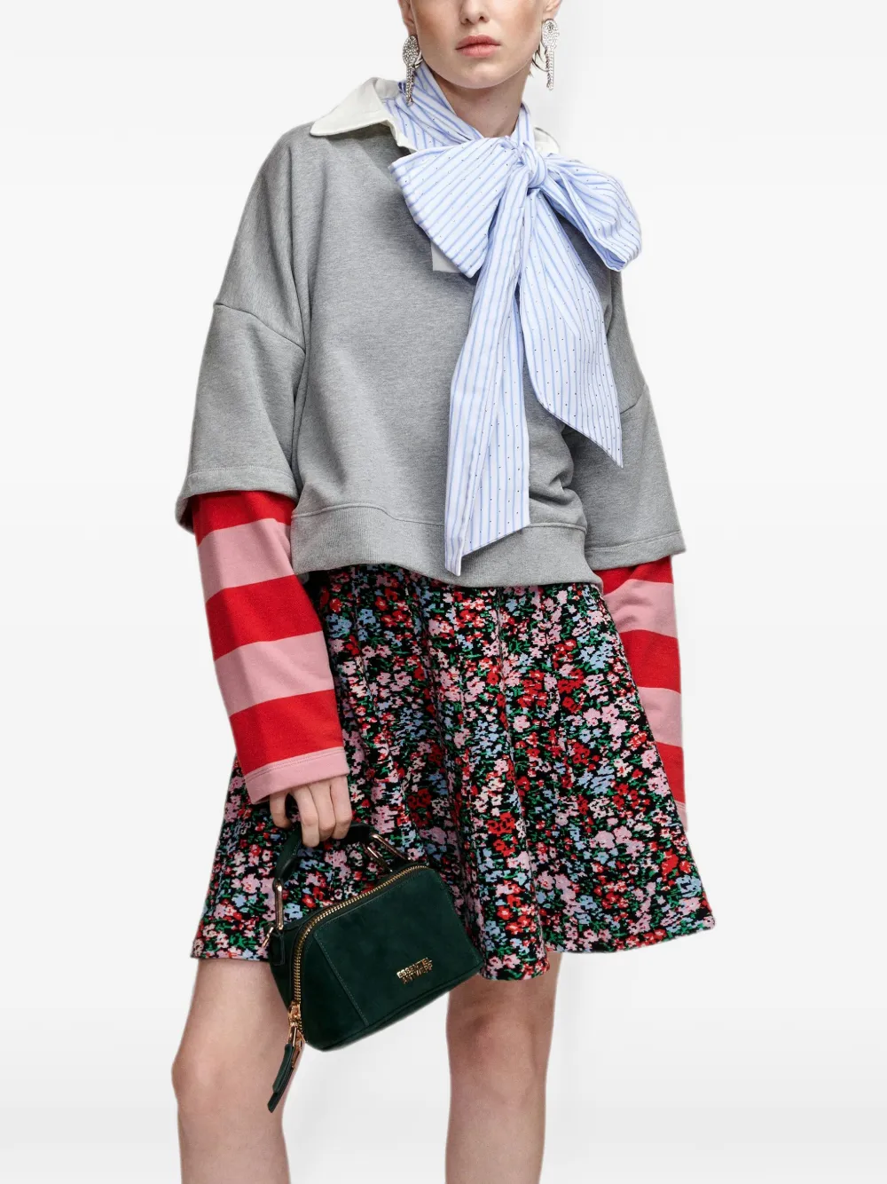 Essentiel Antwerp Sweater met gelaagde gestreepte mouwen Grijs