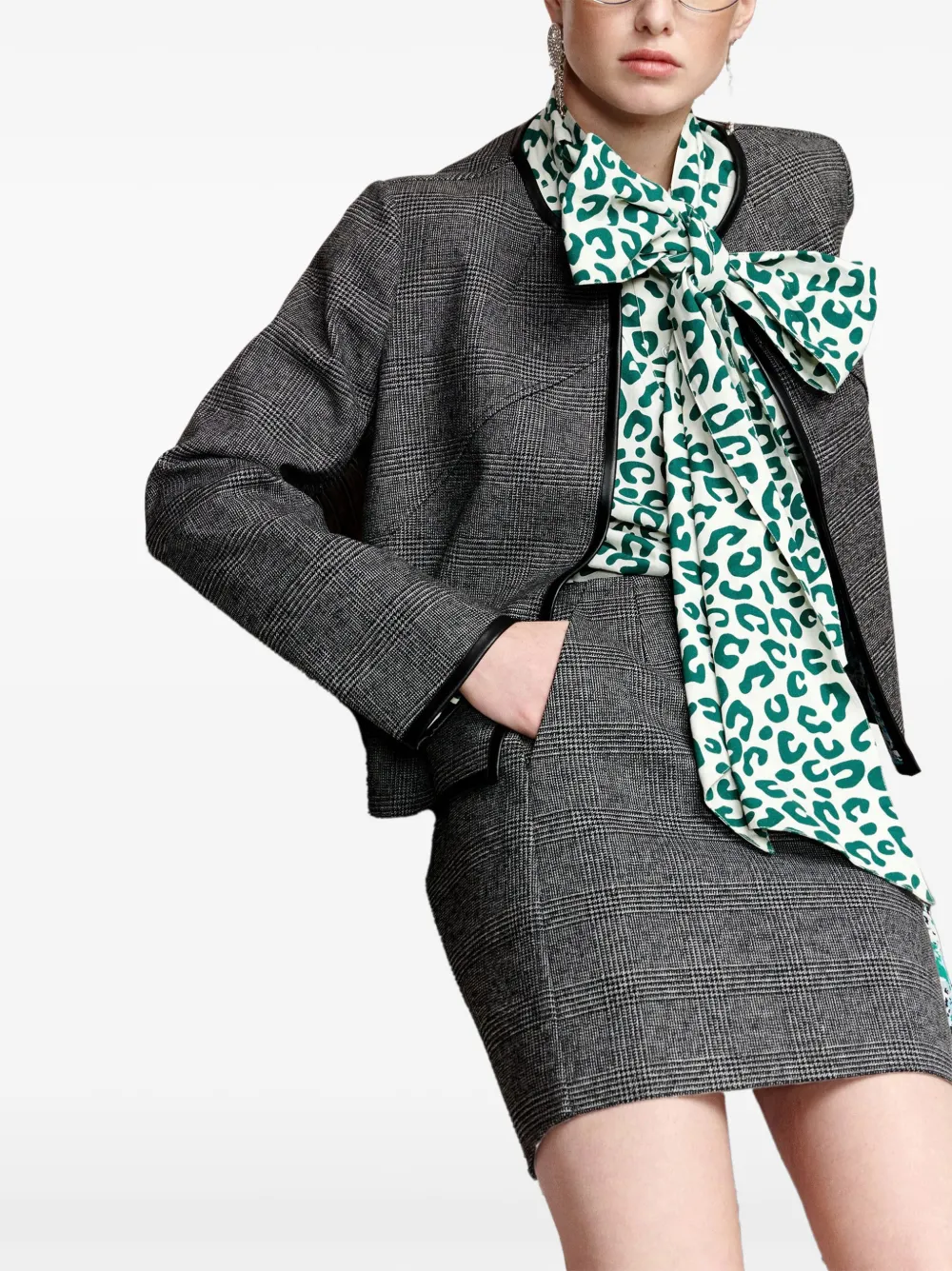 Essentiel Antwerp Kiah geruit asymmetrisch jack met bloemen-voering Zwart