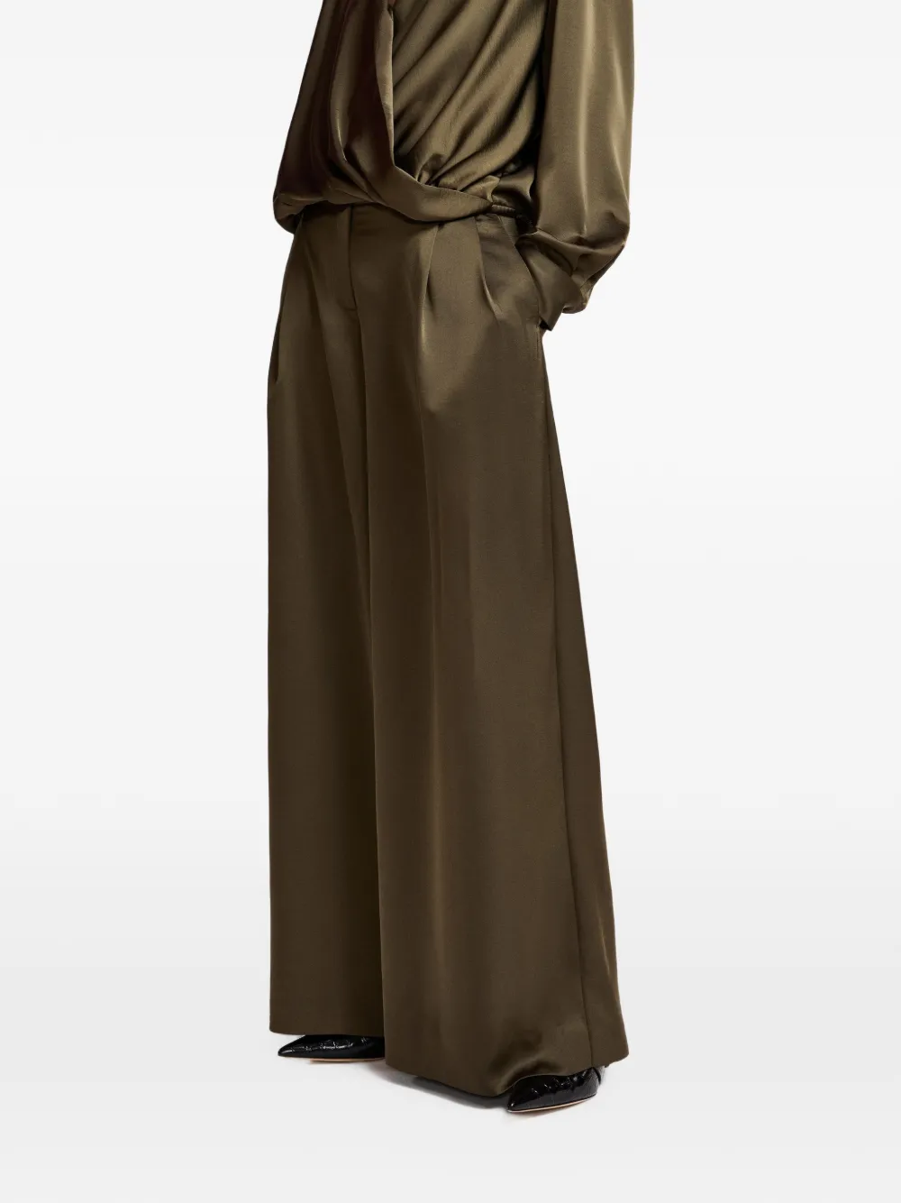 Essentiel Antwerp Katerina pleated-front satin-finish palazzo pants Groen