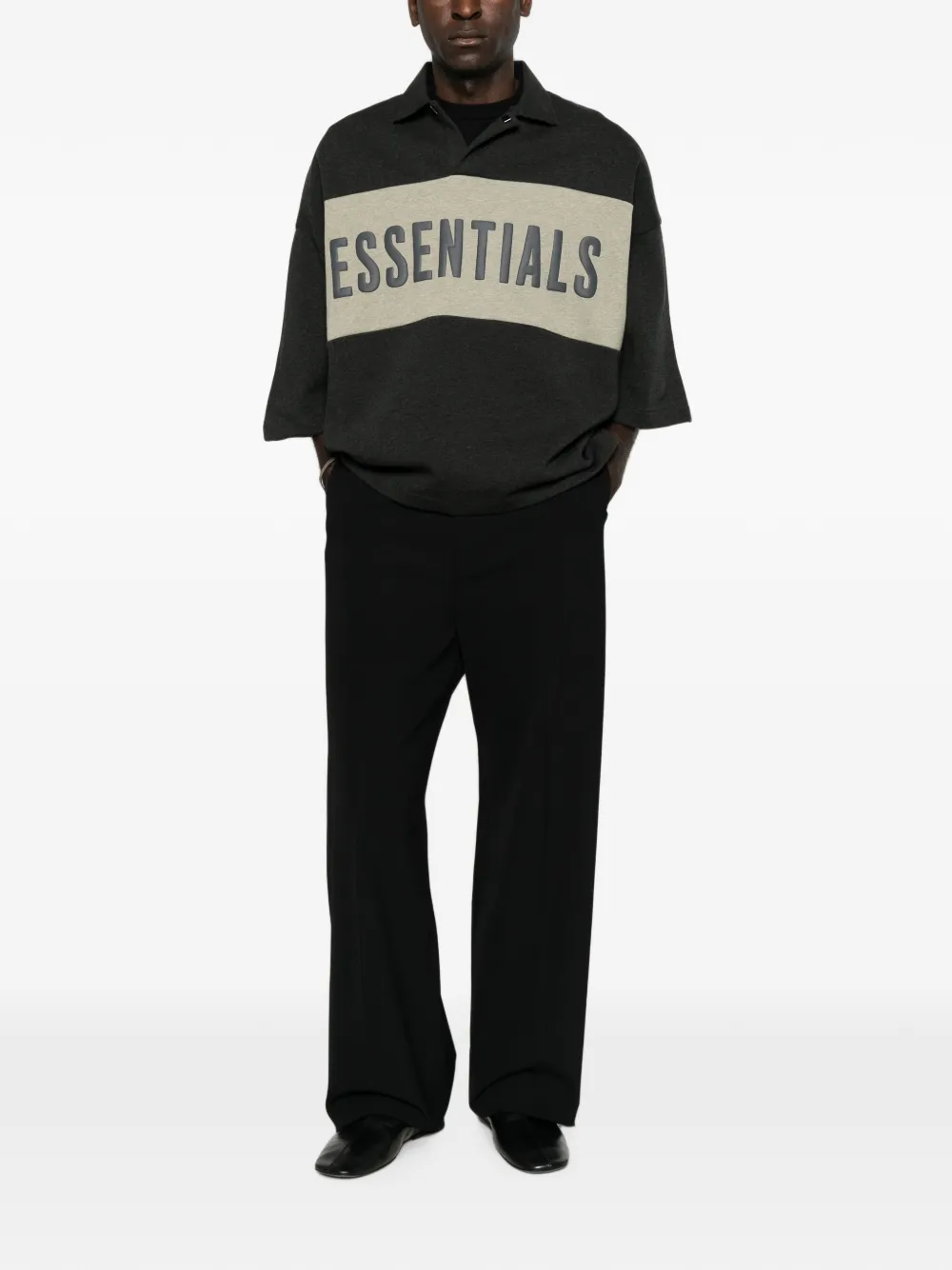 FEAR OF GOD ESSENTIALS logo-print polo-shirt Grijs