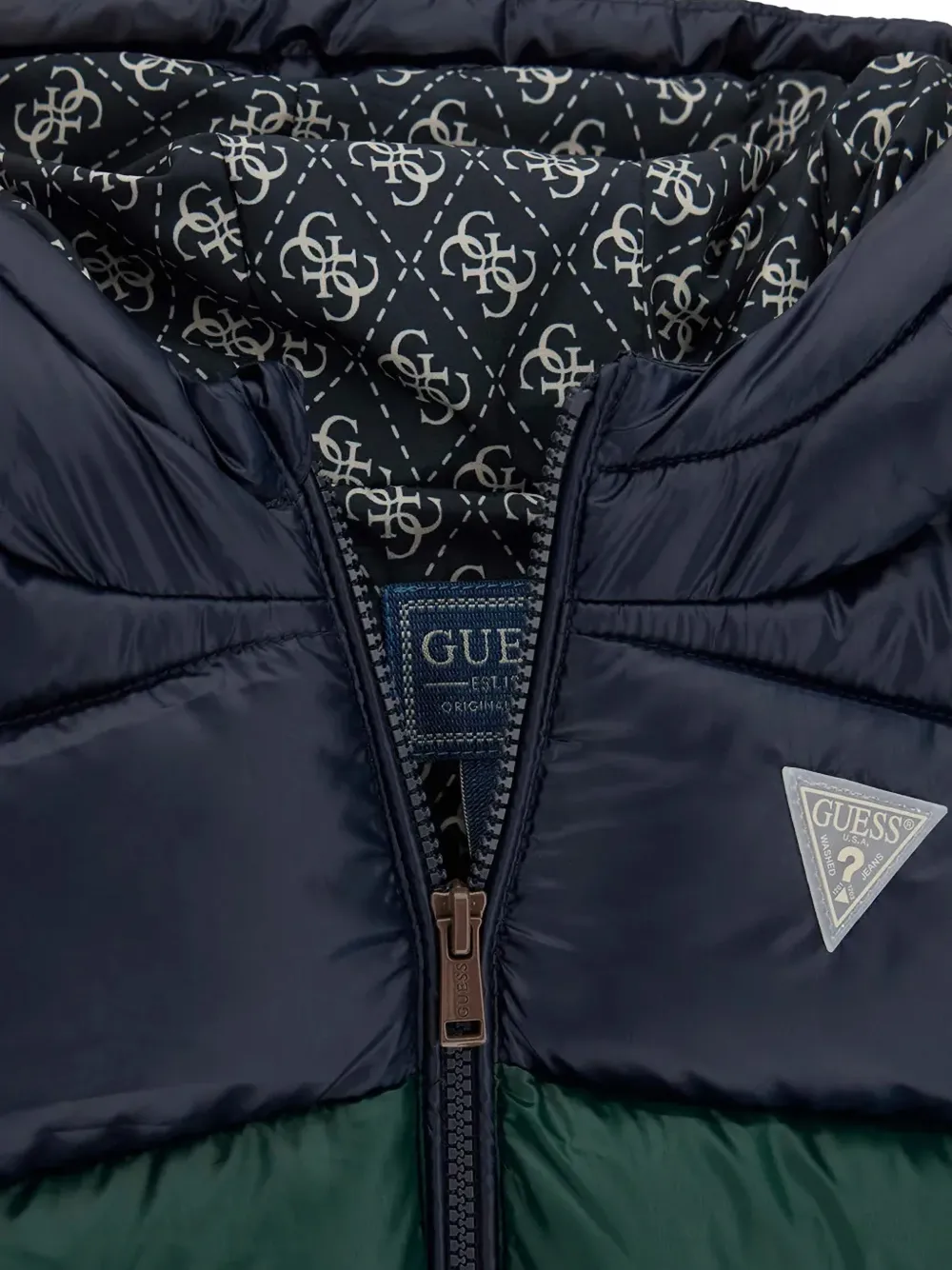 guess kids hooded logo-patch padded jacket Groen