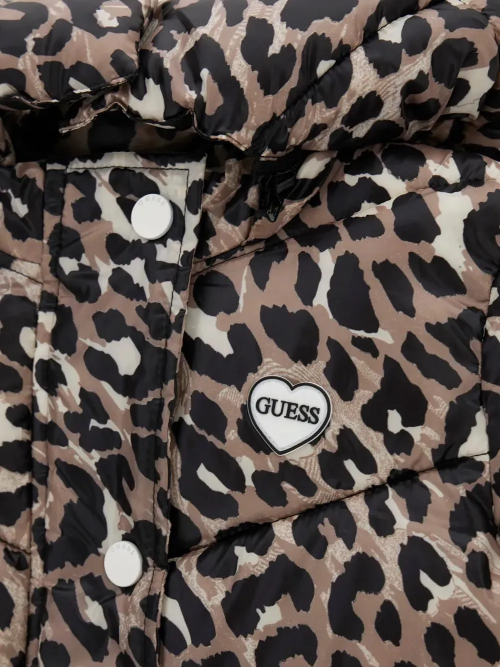 guess kids Gewatteerd jack met luipaard-print Beige