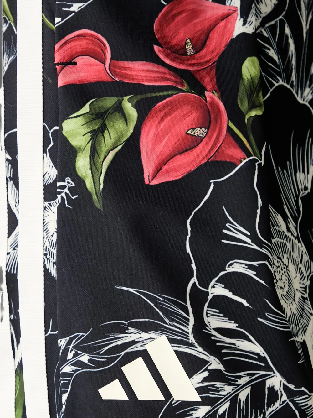 adidas x FARM Rio floral-print side-stripe shorts Zwart