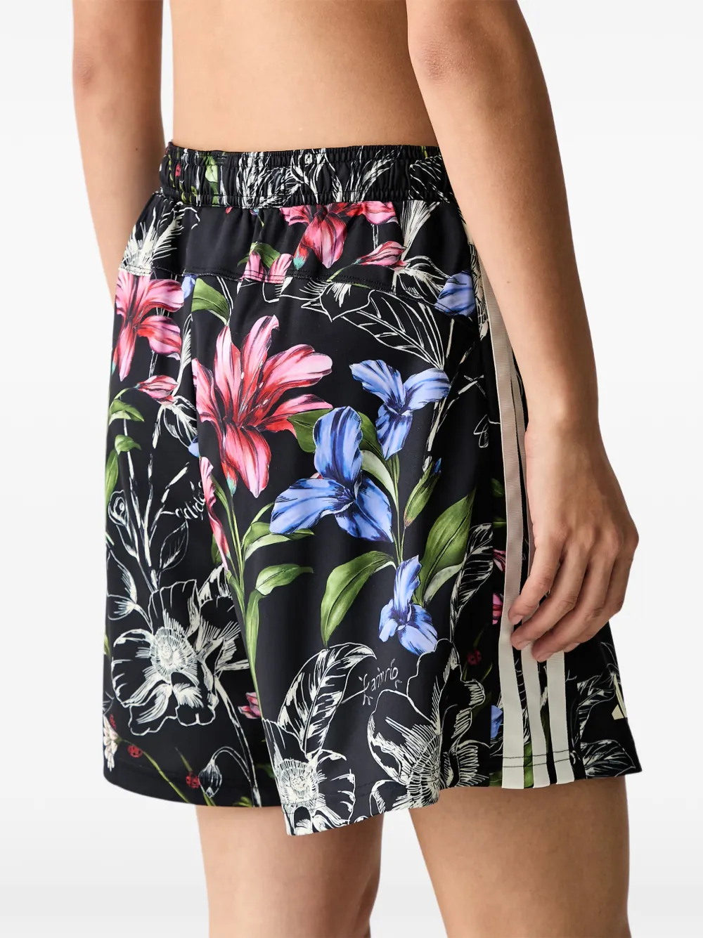 adidas x FARM Rio floral-print side-stripe shorts Zwart